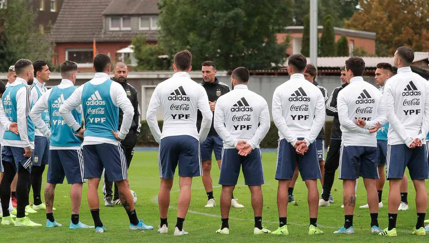 Scaloni confirmoacute al equipo titular para recibir a Ecuador