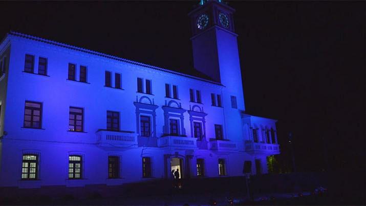 Casa de Gobierno iluminada por el Diacutea Internacional de la Dislexia