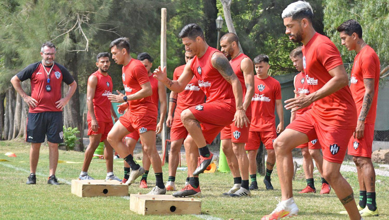 Ante la imposibilidad de jugar el amistoso hoy ante Atlético el plantel de Central Córdoba realizar� una pr�ctica de fútbol en el Terrera
