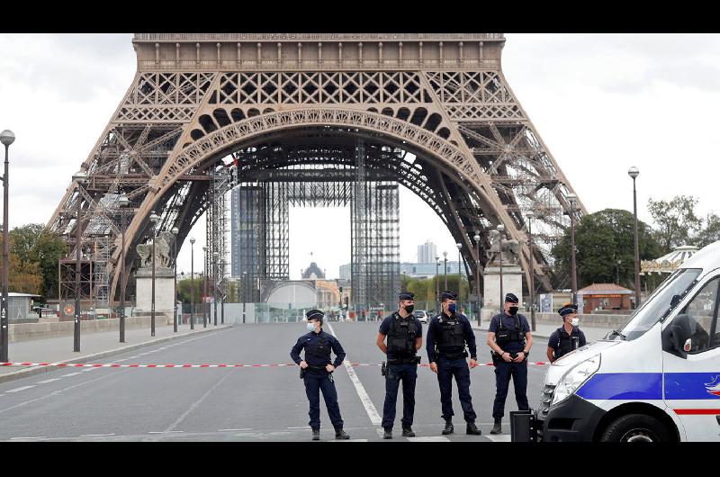 Francia decreta otra vez la emergencia sanitaria y un toque de queda nocturno desde este saacutebado