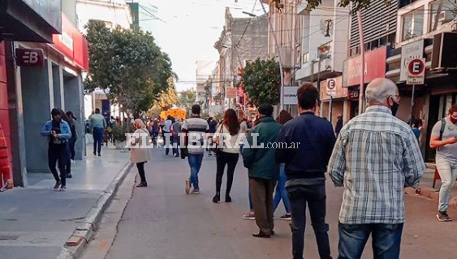 Horario especial- Para el saacutebado 17 de octubre se fijoacute la circulacioacuten desde las 7 hasta las 22 hs