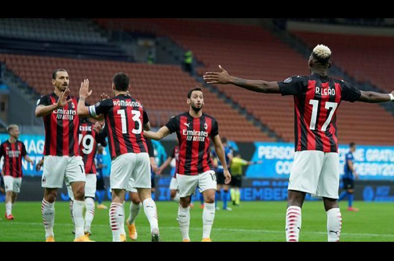 VIDEO  El Milan se quedoacute con el claacutesico ante Inter con un doblete de Ibrahimovic