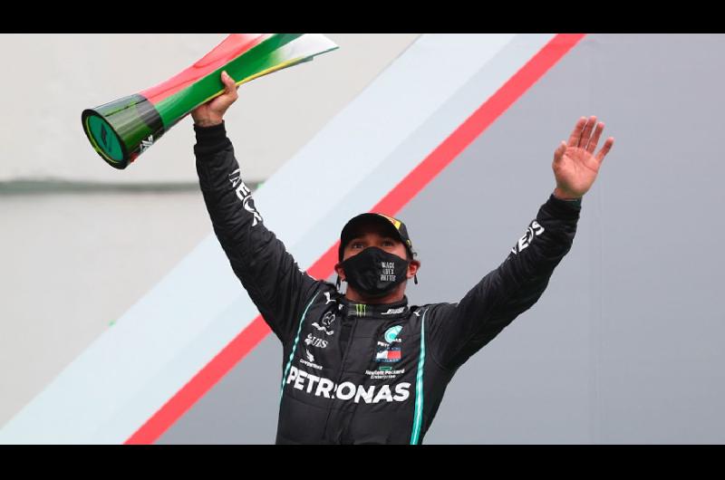 Hamilton ganoacute el Gran Premio de Portugal alcanzoacute las 92 victorias y quebroacute el reacutecord de Schumacher