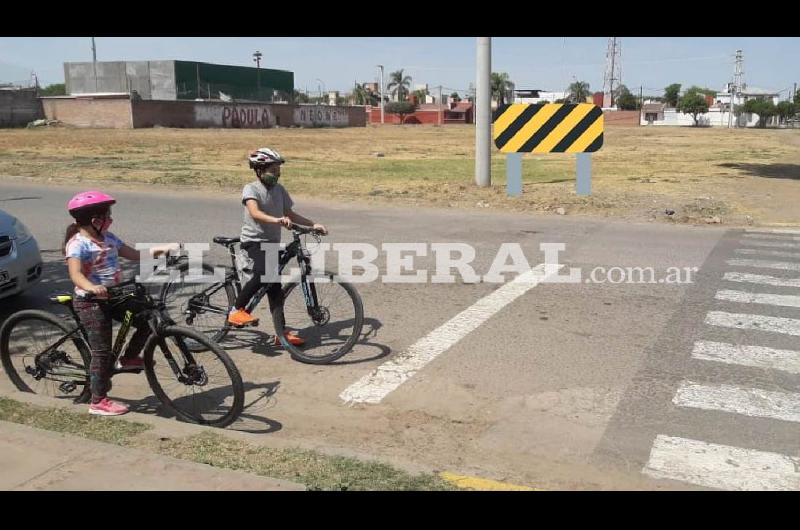 Alumnos del Colegio Cristiano de Friacuteas proponen ldquopedalear segurordquo en pandemia