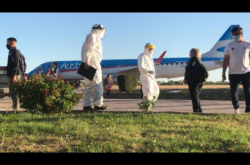 Tras siete meses de pandemia arriboacute el primer vuelo a Santiago del Estero