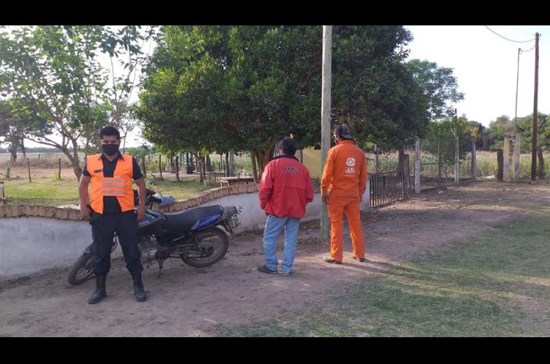 Dos tucumanos en moto pretendiacutean ingresar a Santiago sin permiso