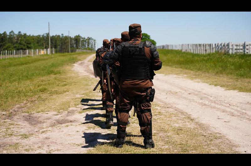 La Policiacutea entroacute al campo de los Etchevehere