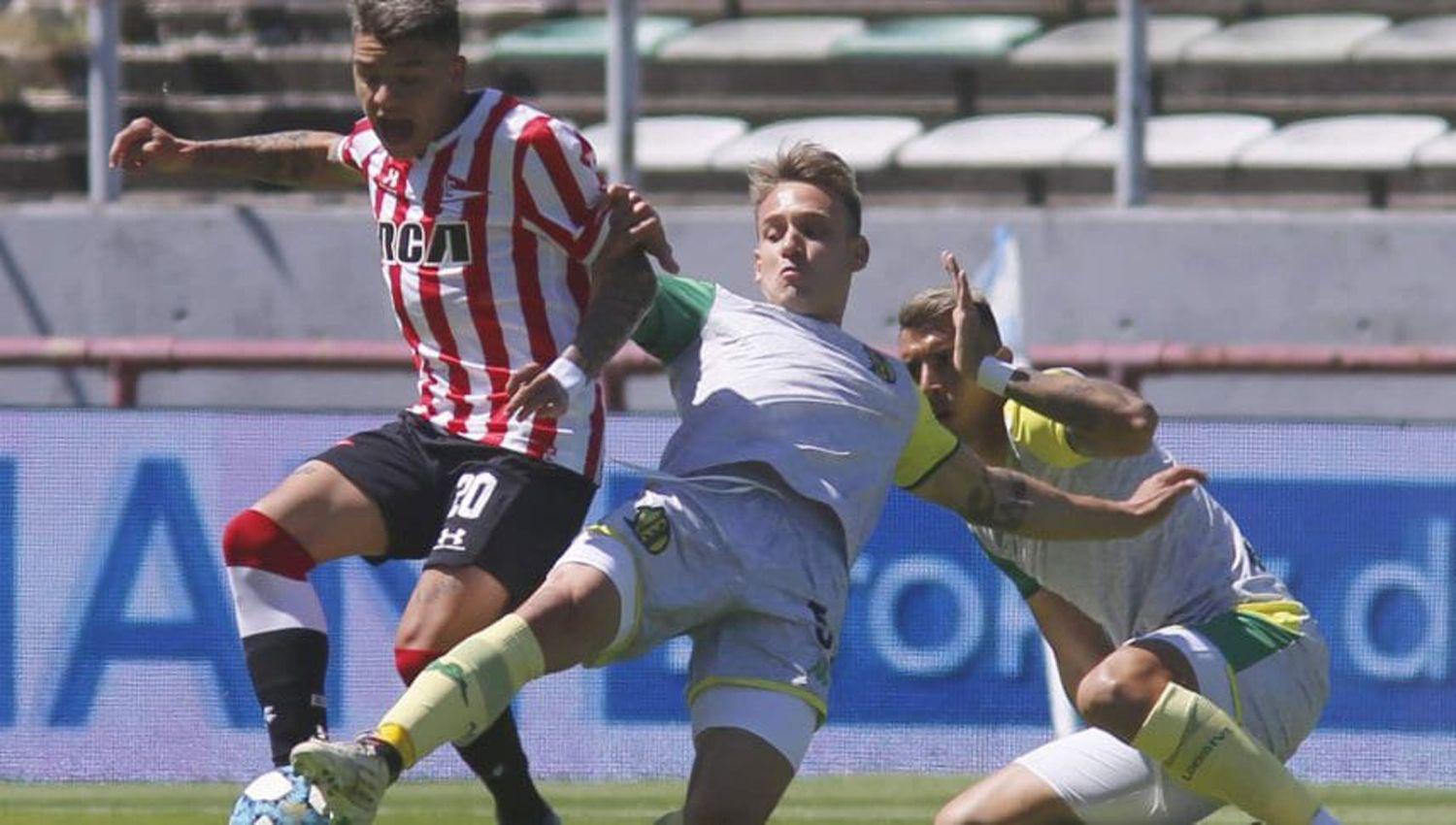 Aldosivi y Estudiantes empataron en el inicio de la Copa de la Liga Profesional