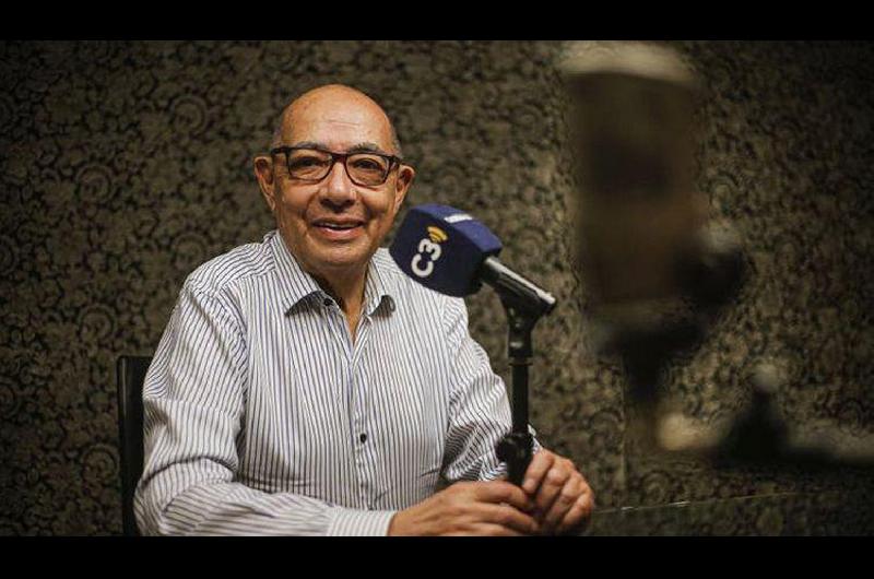 Fallecioacute Mario Pereyra periodista y locutor emblemaacutetico de la radio de Coacuterdoba