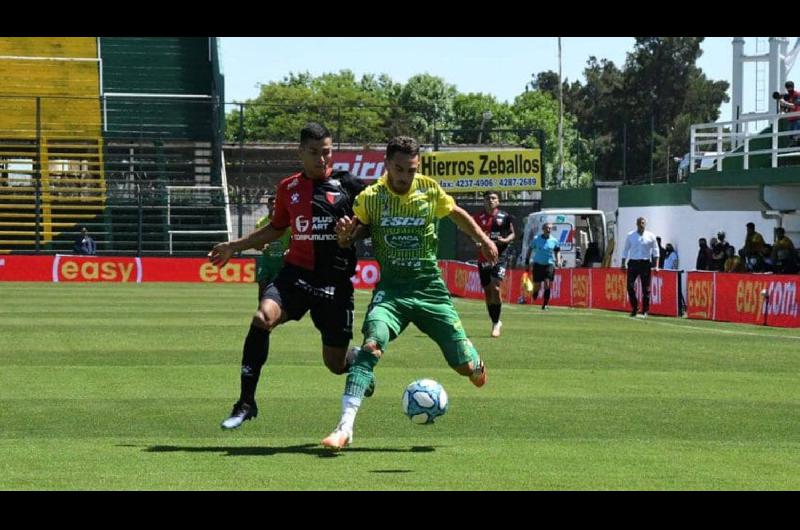 Coloacuten de Santa Fe goleoacute a Defensa y Justicia por 3 a 0