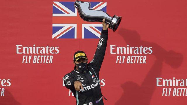 Lewis Hamilton se impuso y le dio a Mercedes la Copa de Constructores