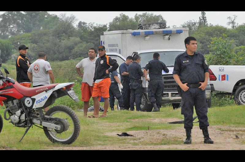 Traacutegico- cabo de policiacutea fue a pescar y murioacute ahogado en el Dulce