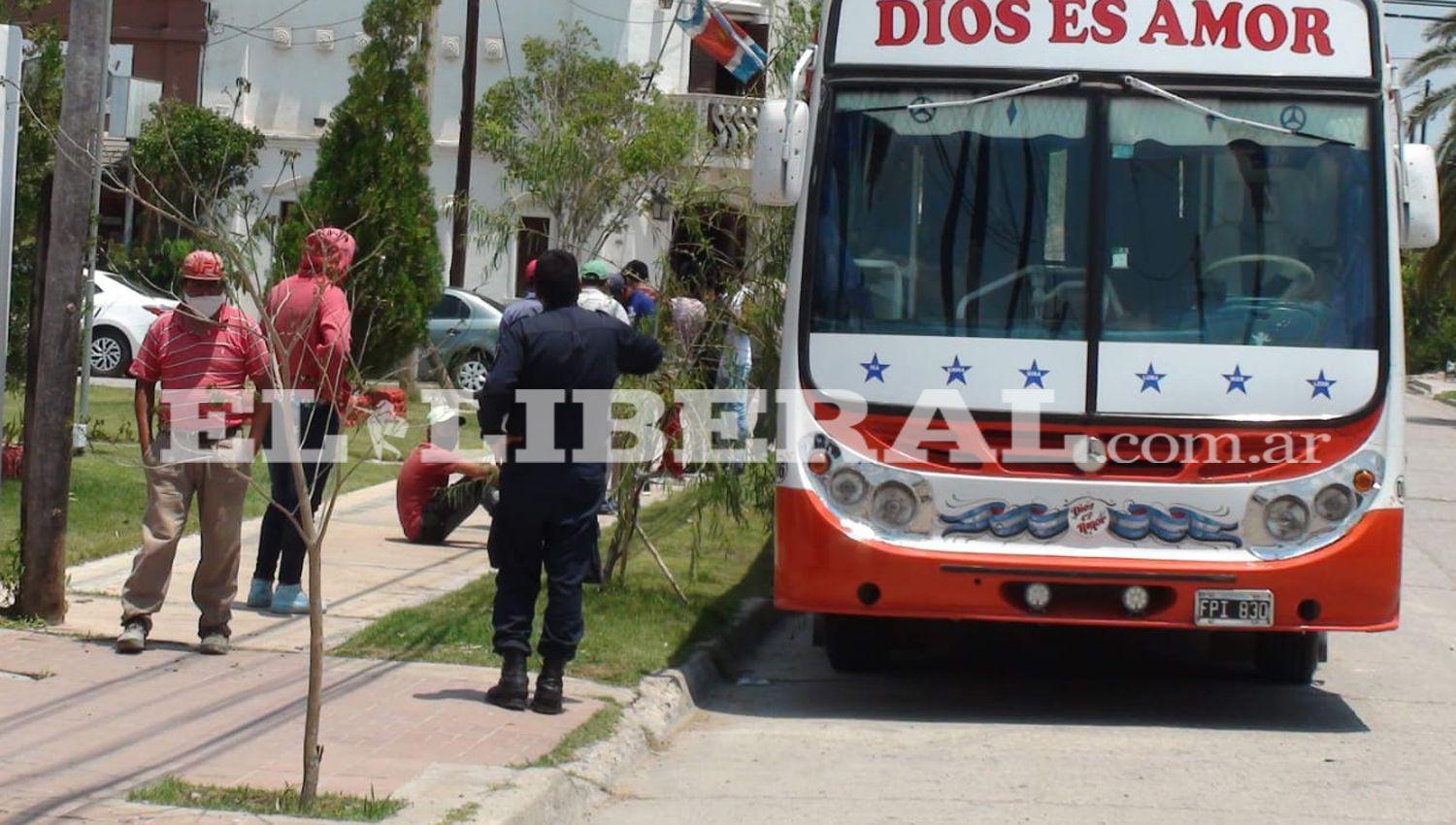 Ruta 92- Interceptan micro con 15 pasajeros que saliacutean de manera ilegal de Antildeatuya