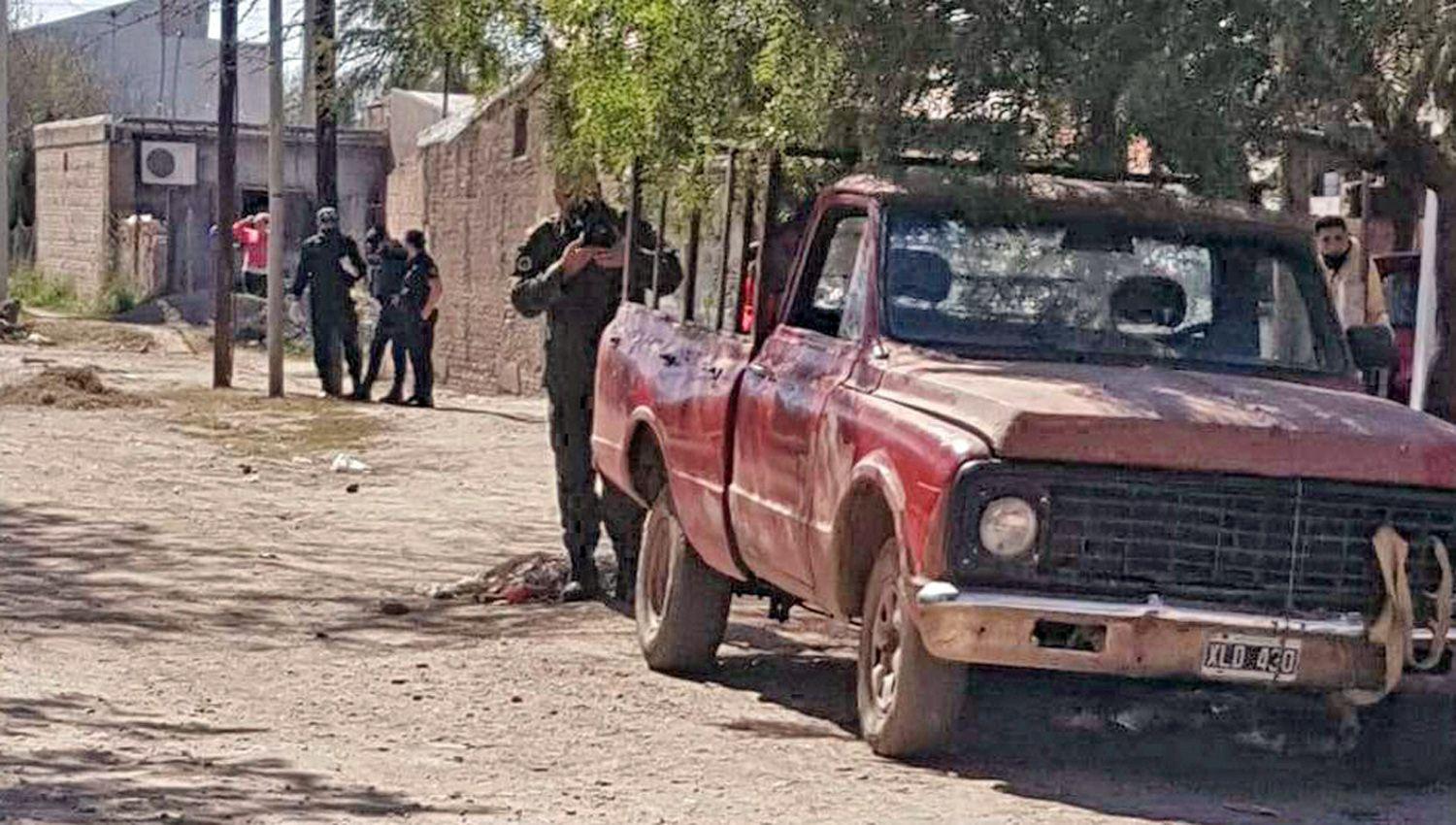 Extienden detencioacuten de policiacutea por herir a joven de un tiro en La Banda