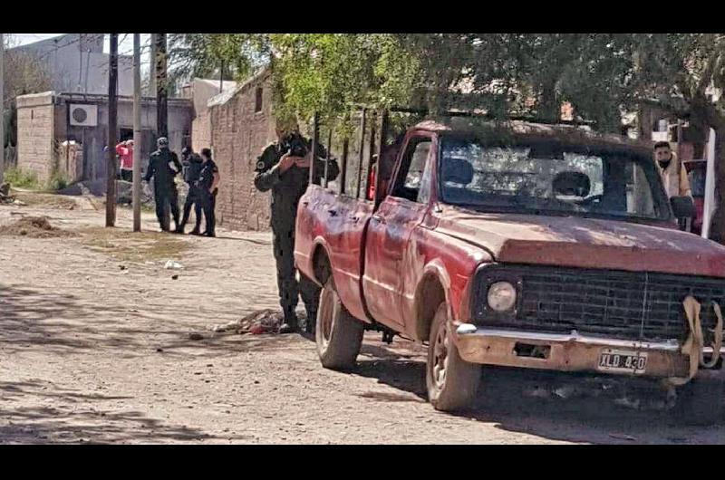 Extienden detencioacuten de policiacutea por herir a joven de un tiro en La Banda