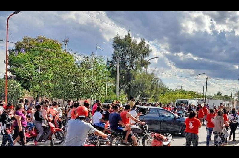 Desgarradoras escenas en el sepelio de Marisol Bustos la joven asesinada estrangulada