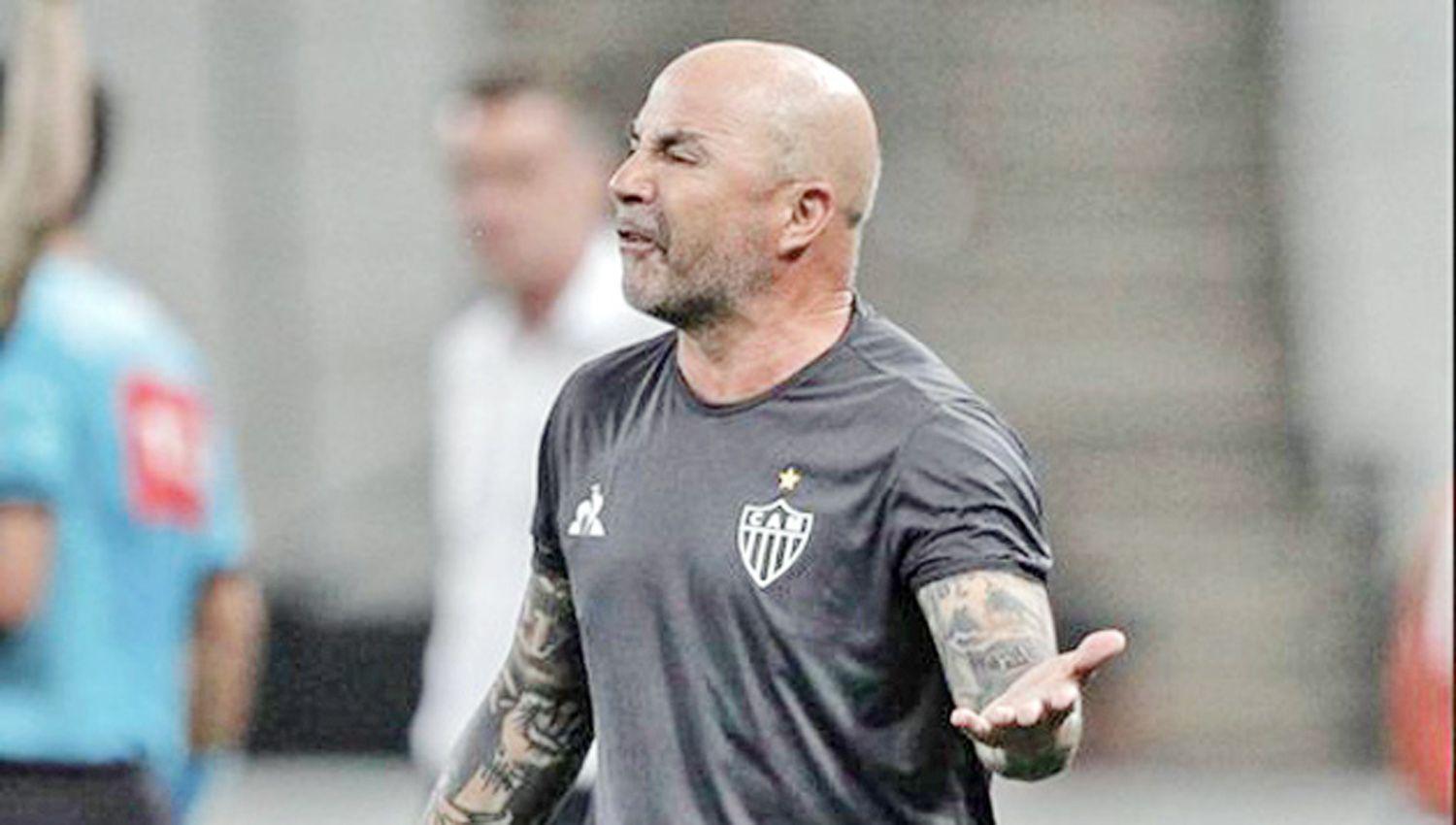 Atl Mineiro de Sampaoli tiene ya 19 casos de Covid