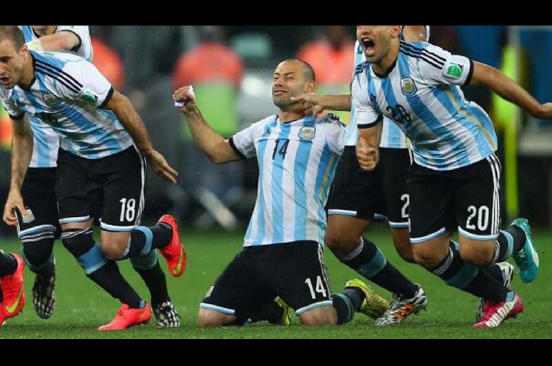 Emotivo video de la Seleccioacuten Argentina dedicado para Mascherano