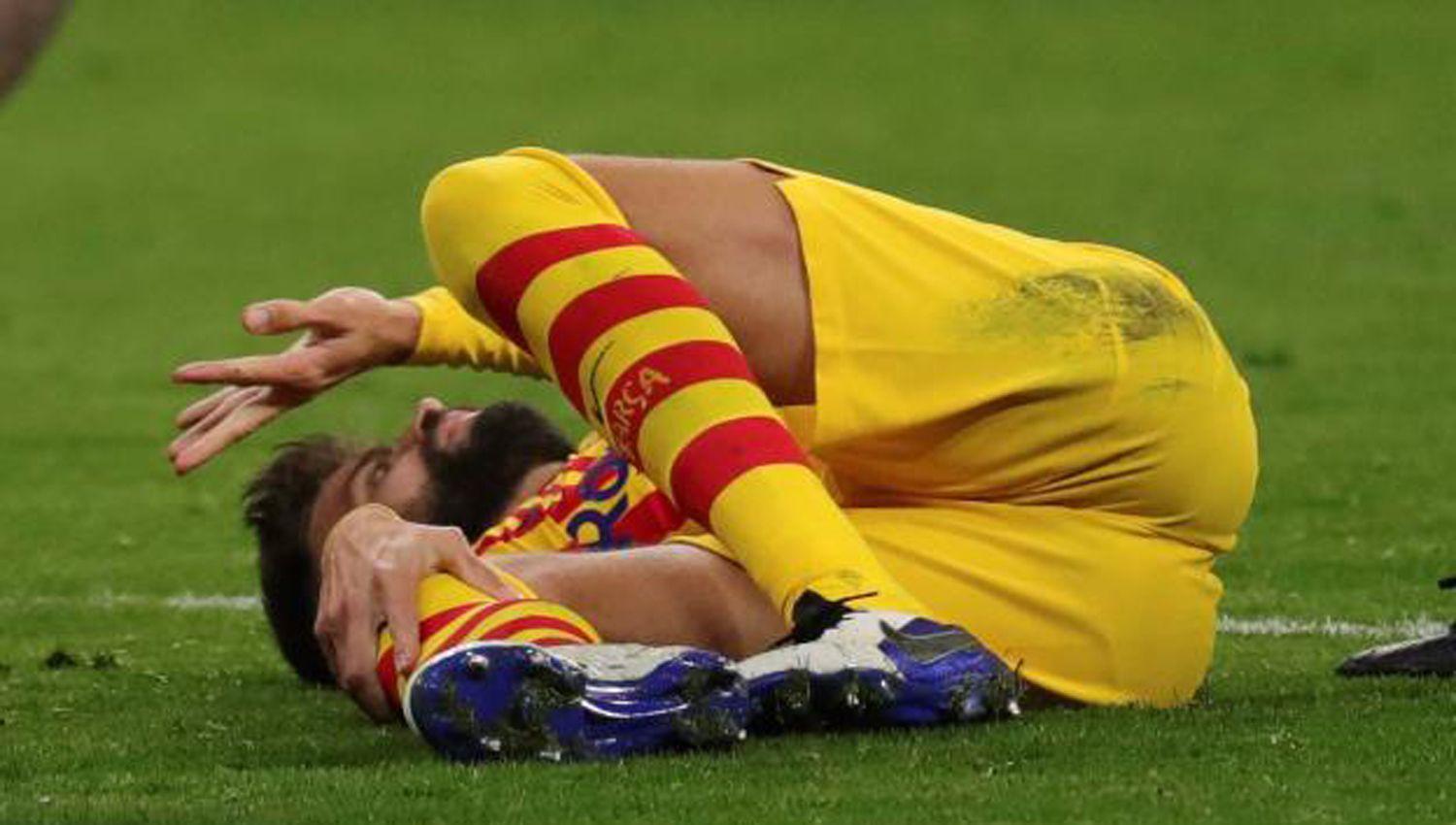 Piqueacute sufrioacute un grave esguince de rodilla y Sergi Roberto estaraacute dos meses fuera de las canchas