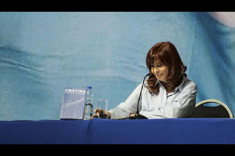 Sobreseyeron a Cristina Kirchner en una de las causas derivadas del caso de los cuadernos