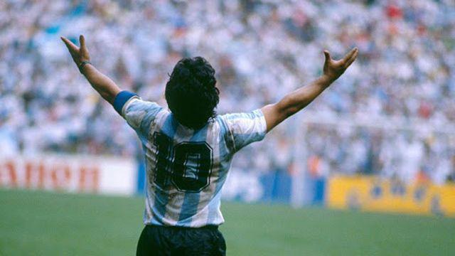 Maradona tendraacute una estatua en el Aeropuerto de Ezeiza- la historia detraacutes de una promesa