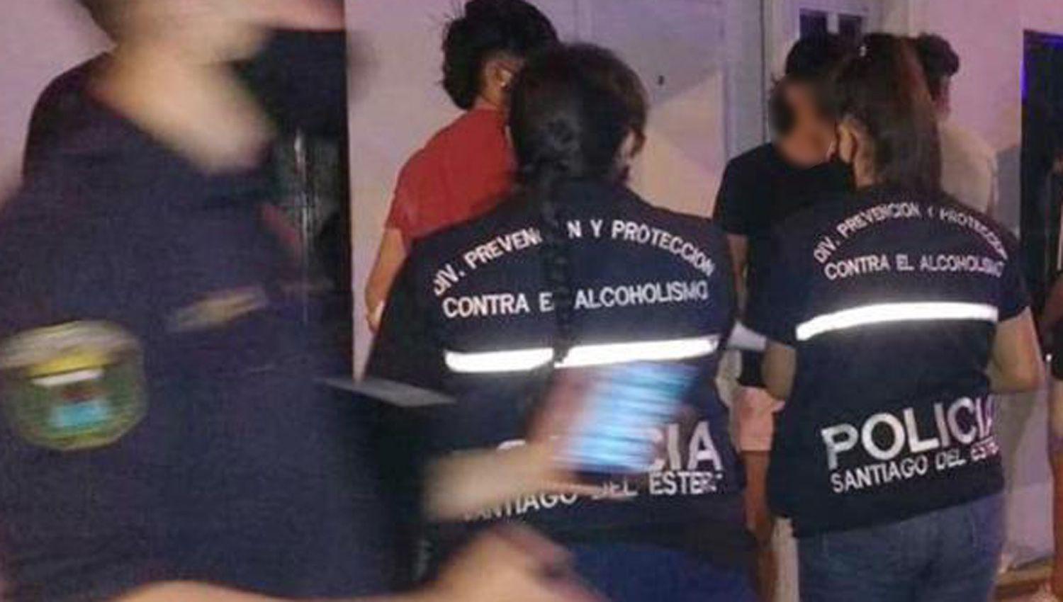 Friacuteas- Un empleado municipal aislado por contacto estrecho hizo una fiesta clandestina