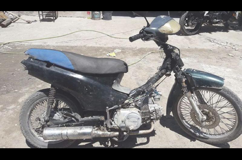 Un adolescente fue demorado al circular en una motocicleta robada