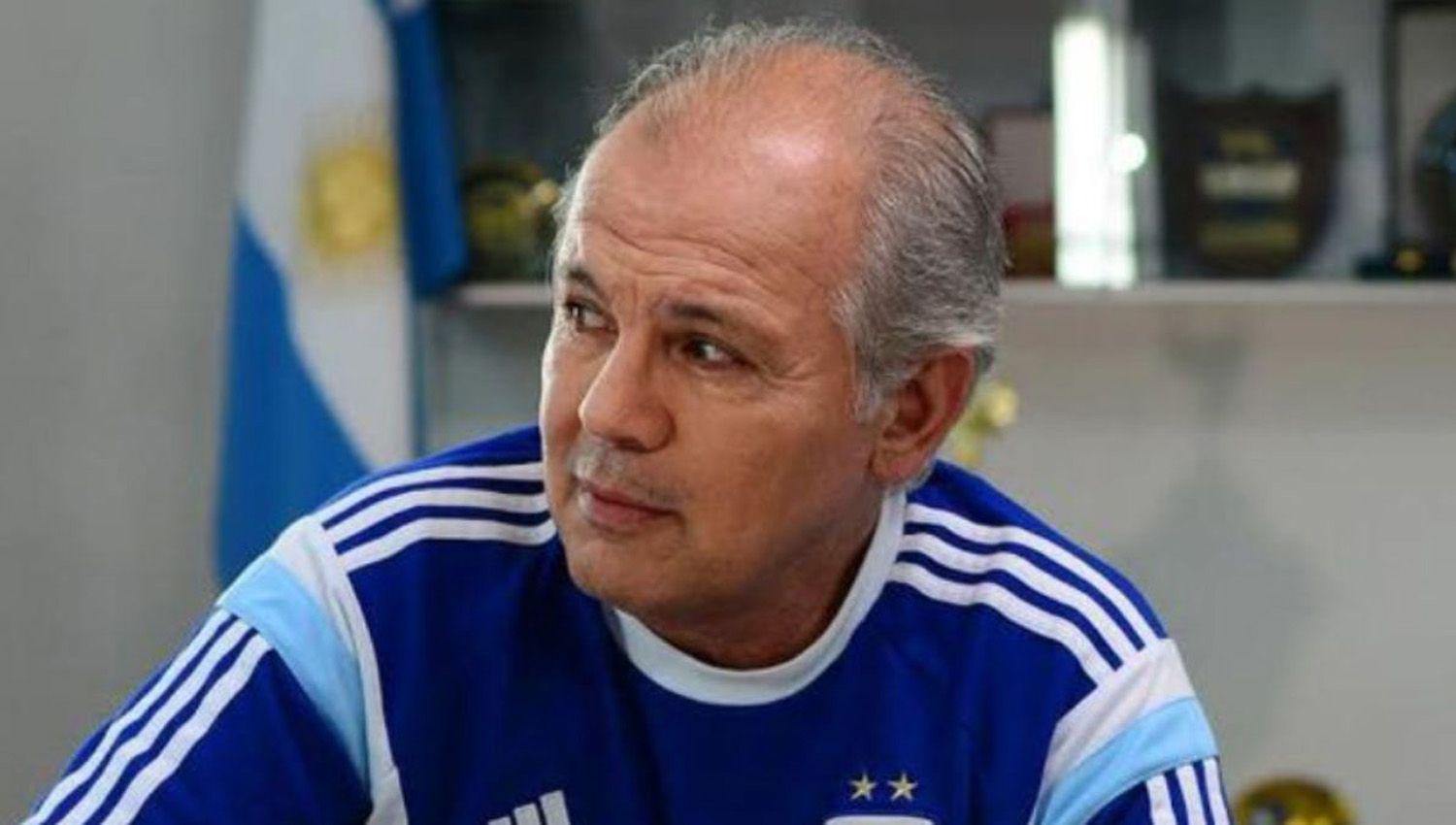 Murioacute Alejandro Sabella ex DT de la Seleccioacuten Argentina