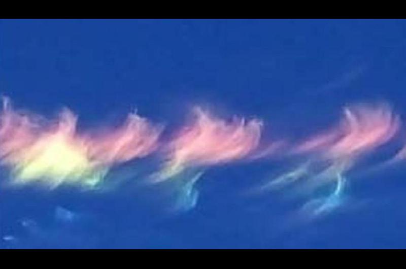 Extrantildeas y llamativas nubes multicolores sorprendieron a habitantes de varias localidades del interior santiaguentildeo