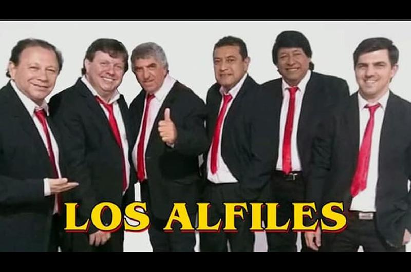 VIDEO  Los Alfiles se suben al streaming para cantar los claacutesicos de su repertorio y seguir cautivando al mundo con sus creaciones