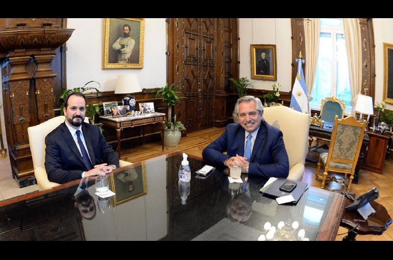 El Presidente se reunioacute con el embajador argentino en Italia Roberto Carleacutes