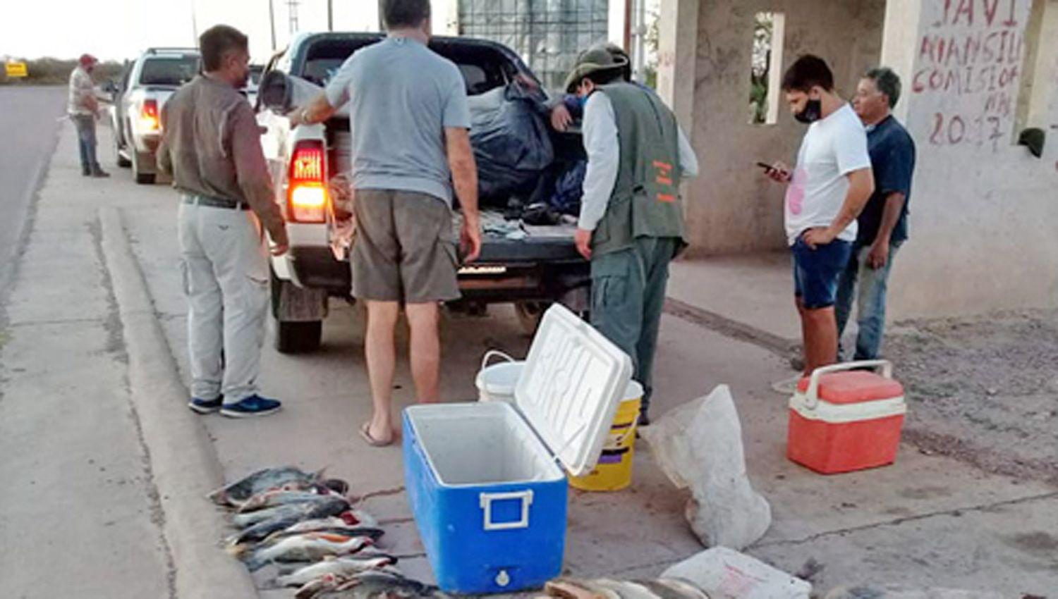 Maacutes de 40 actas de infraccioacuten por pesca furtiva durante el fin de semana largo en el riacuteo Dulce