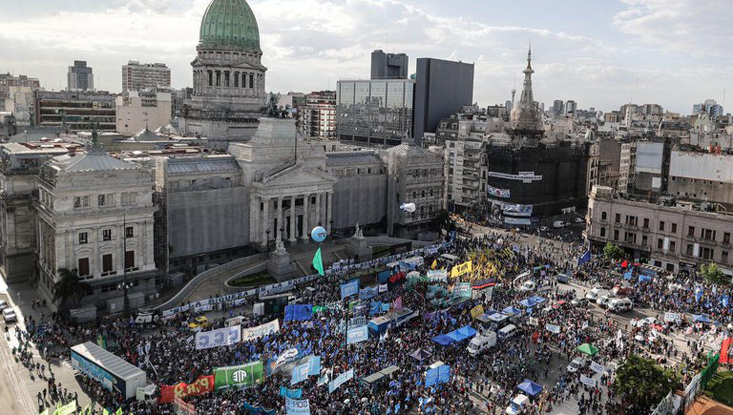 Al igual que la legalizacioacuten del aborto el proyecto de los mil diacuteas se debatiraacute el 29 de diciembre