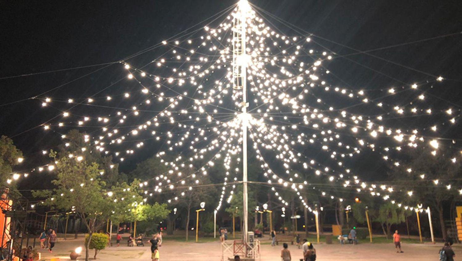 Destacan la adhesioacuten de vecinos a ldquoMaacutes luces menos ruidordquo