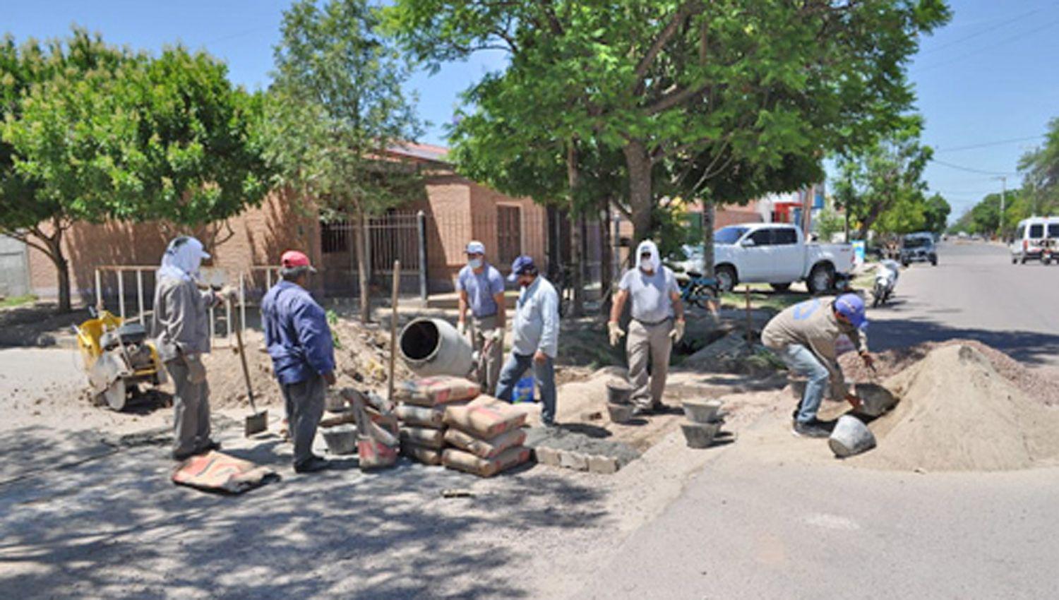 Intensifican tareas de reparacioacuten y mejoramiento de calles en Fernaacutendez