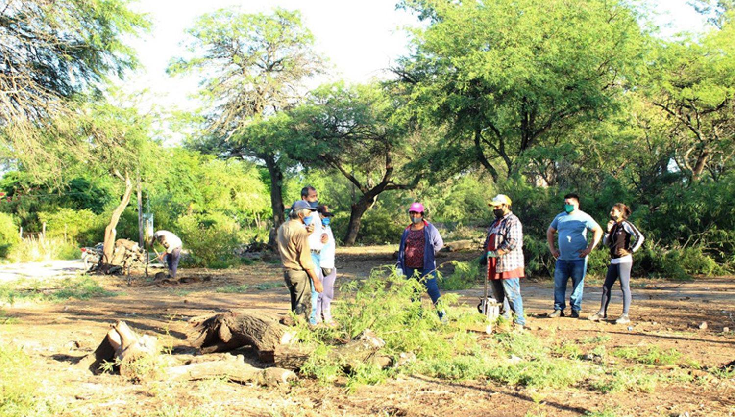 Desarrollaron operativo de limpieza en sectores de Colonia El Simbolar