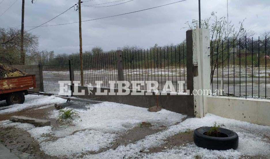 VIDEO  Lluvia y granizo sobre la ciudad de Sumampa