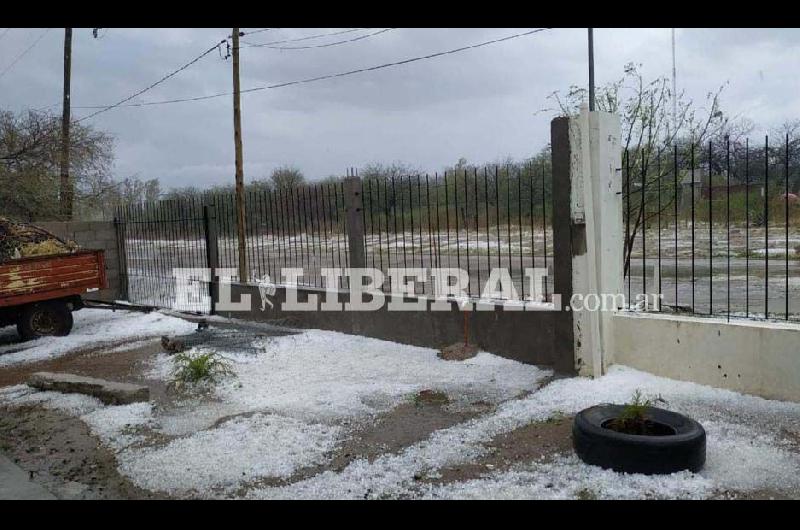 VIDEO  Lluvia y granizo sobre la ciudad de Sumampa