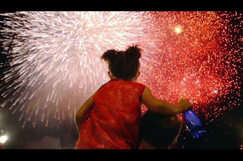 RECOMENDACIONES Instan al uso exclusivo de fuegos artificiales sin explosivos 
