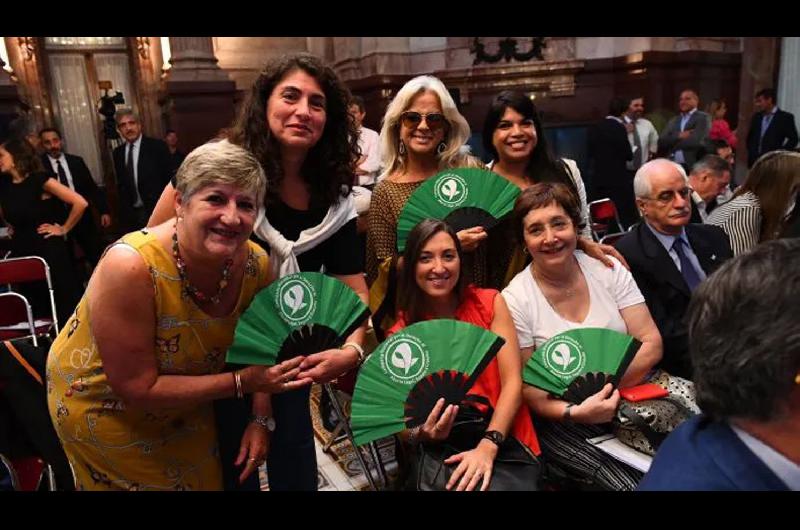 Uno por uno- asiacute votaron los senadores en la sesioacuten en la cual se aproboacute el aborto