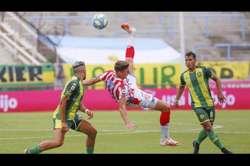 Unioacuten de Santa Fe goleoacute a Aldosivi 3 a 1