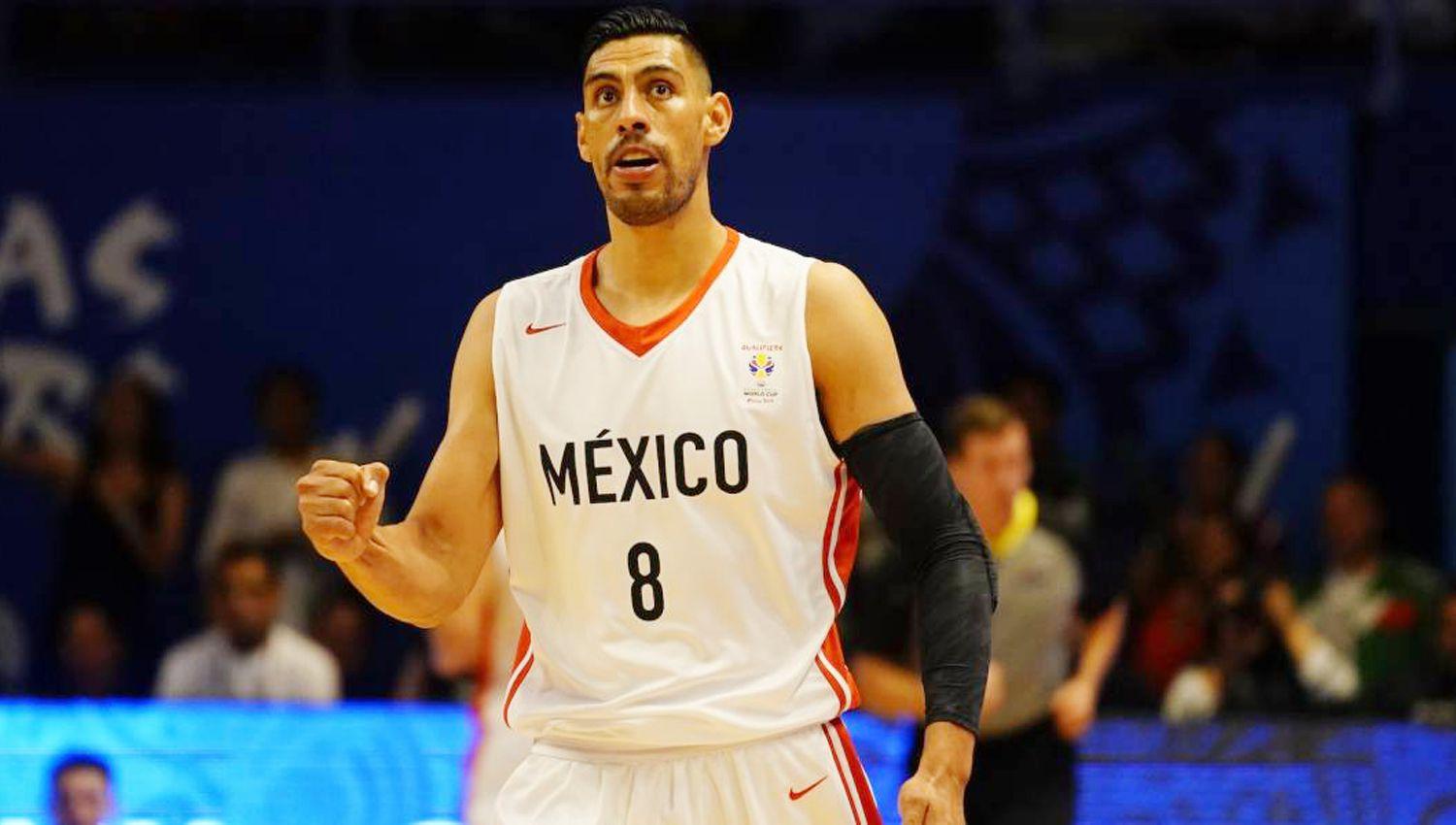 Gustavo Ayón pertenece a la plantilla de los Astros de Jalisco de la Liga Nacional de Baloncesto Profesional de México