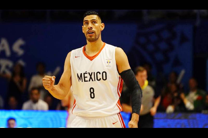 Gustavo Ayón pertenece a la plantilla de los Astros de Jalisco de la Liga Nacional de Baloncesto Profesional de México