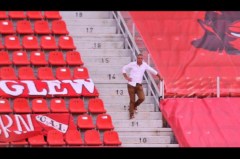 Finalmente Pusineri dejoacute de ser el DT de Independiente y no dirigiraacute ante River