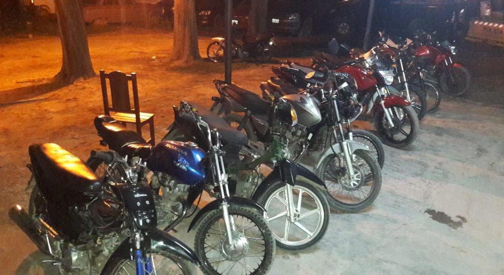 Allanan la casa de un supuesto dealer y secuestran armas y 14 motos