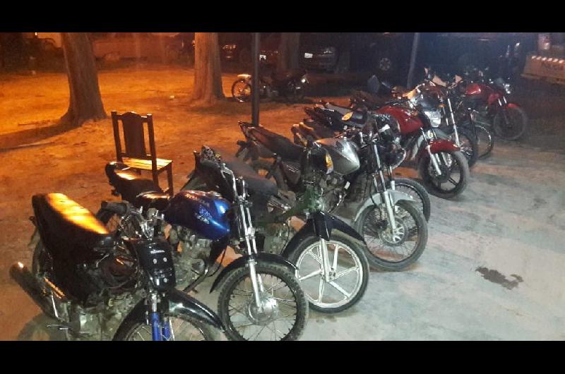 Allanan la casa de un supuesto dealer y secuestran armas y 14 motos