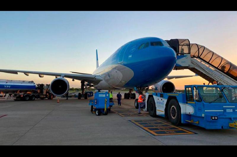 VIDEO  Despegoacute el segundo vuelo a Rusia de Aeroliacuteneas Argentinas en busca de maacutes dosis de la vacuna Sputnik V