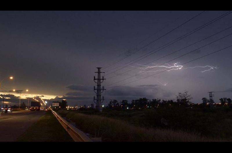 El Servicio Meteoroloacutegico Nacional emitioacute alerta amarilla para Santiago del Estero