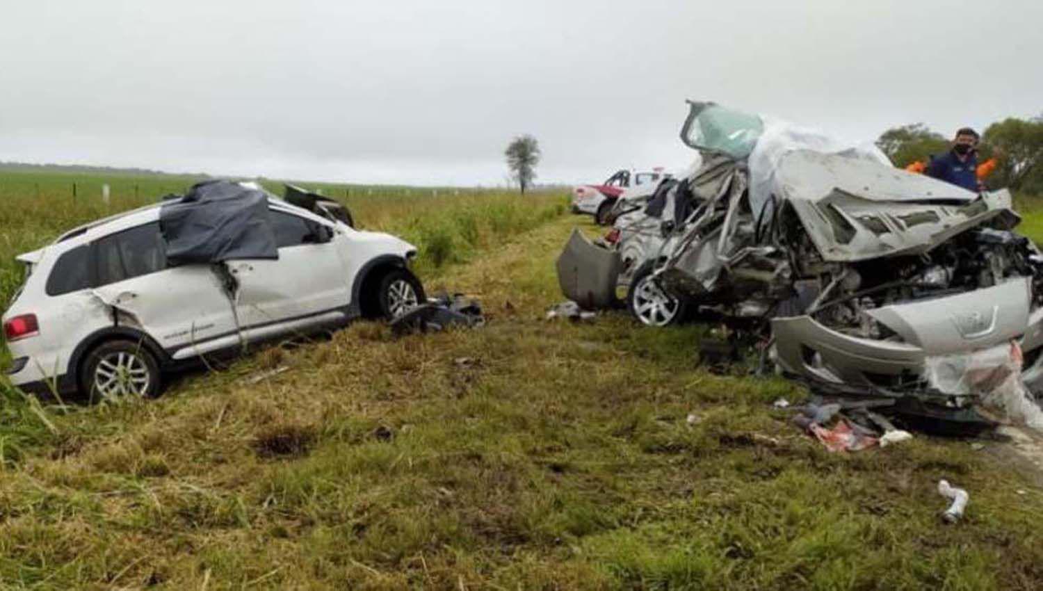 Fatal accidente deja cuatro muertos y dos menores de edad internados