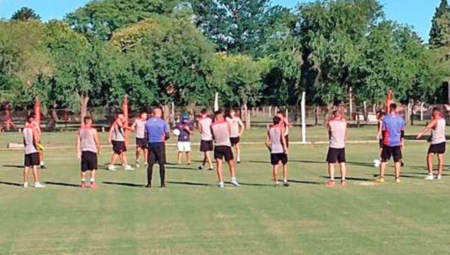 El plantel de Güemes practicó ayer en el predio La Agustina de Instituto También lo har� hoy